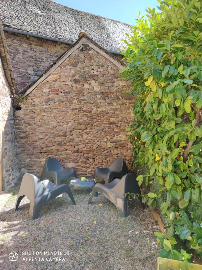Les Gites De La Bouldoire Renaissance Rignac  Exterior photo